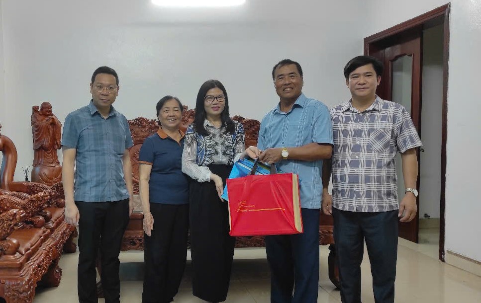 Thăm hỏi, tặng quà gia đình chính sách nhân ngày  Thương binh – Liệt sỹ 27/7